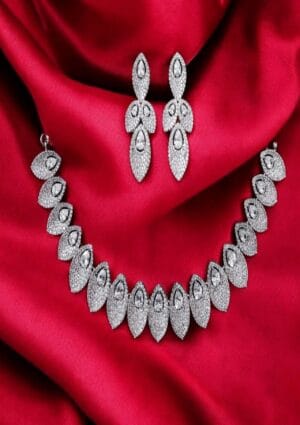 Dazzling Leafs Necklace Set