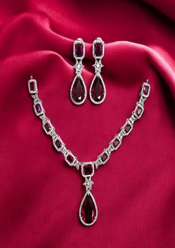Red Rose Harmony Necklace Set